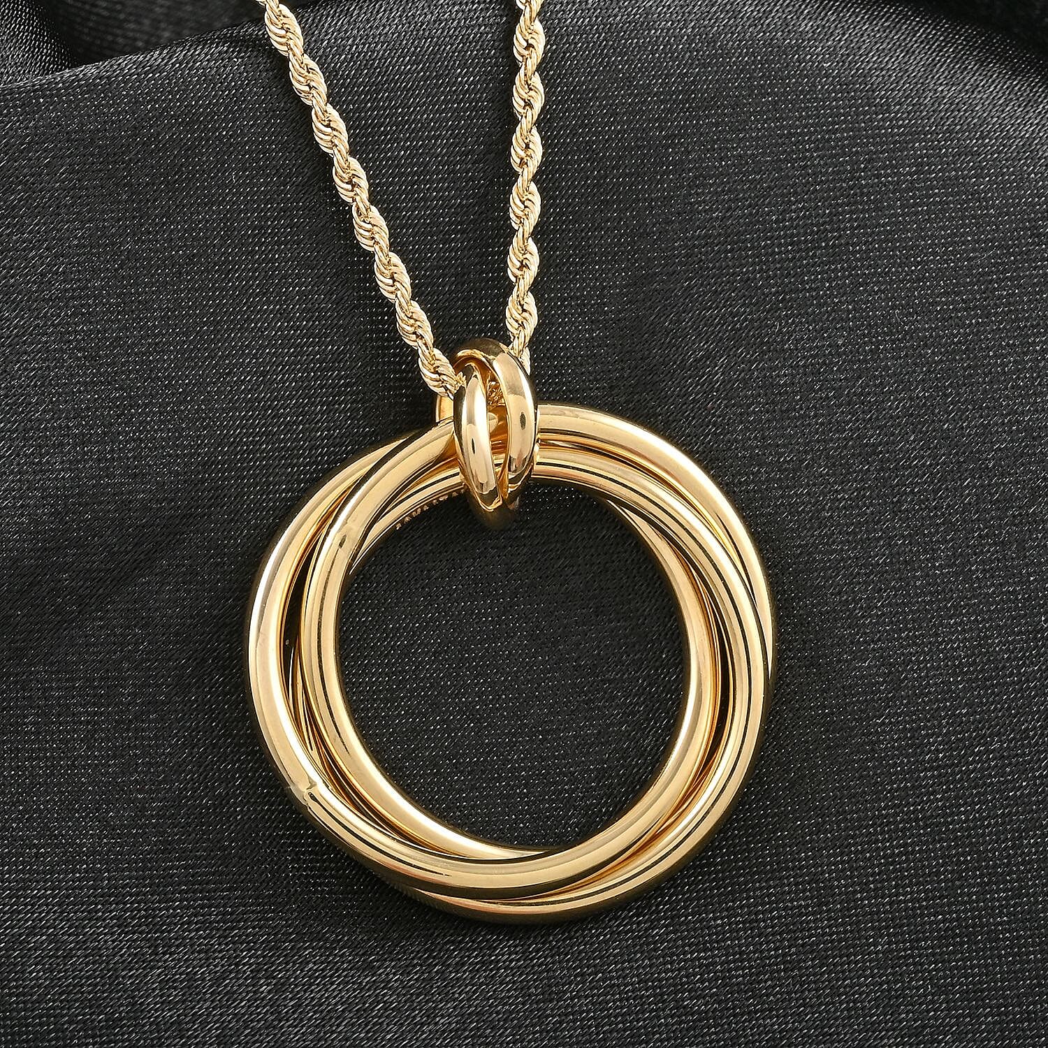 10K Yellow Gold Triple Circle Necklace – The Art of Timeless Connection