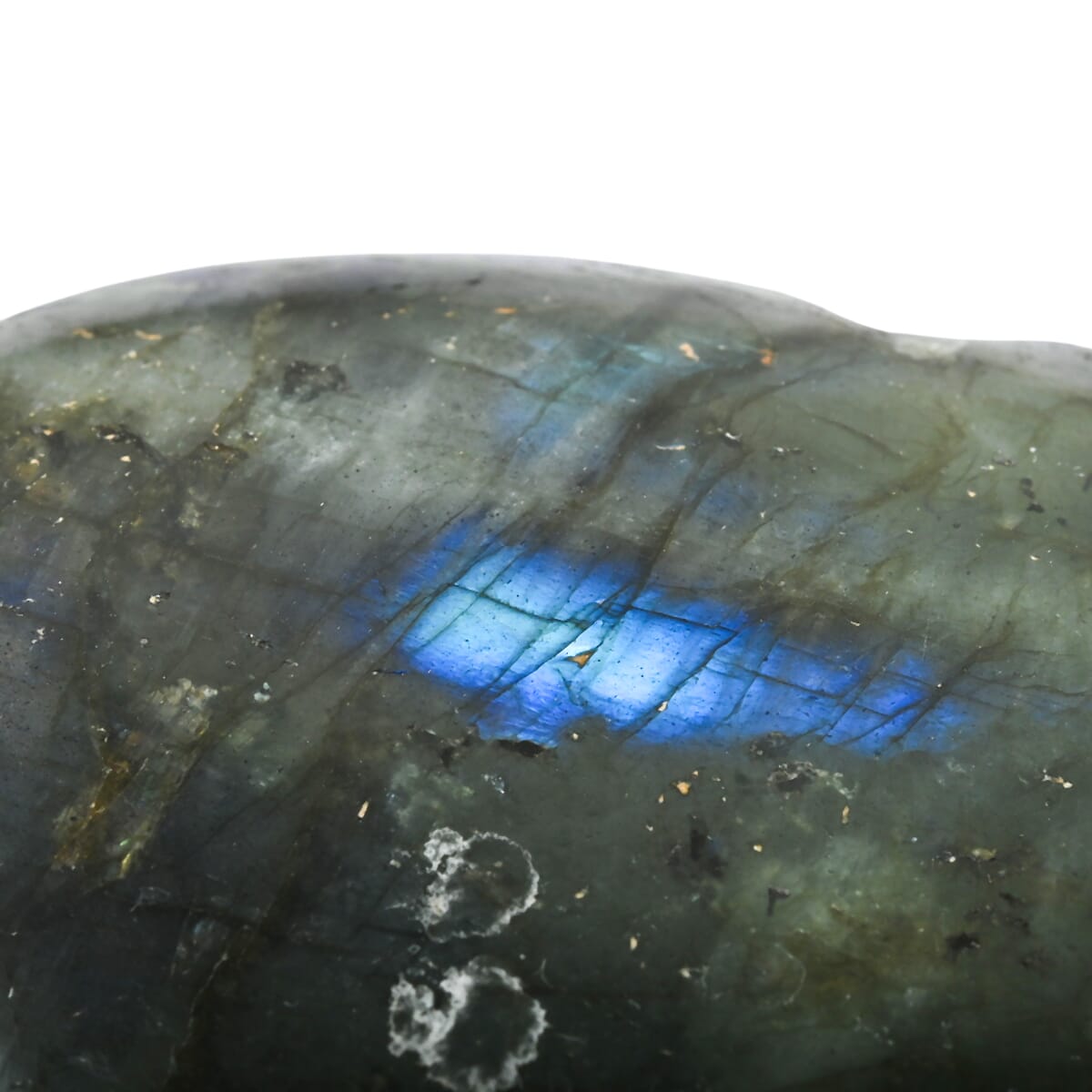 Labradorite Heart โ A Touch of Transformation and Clarity