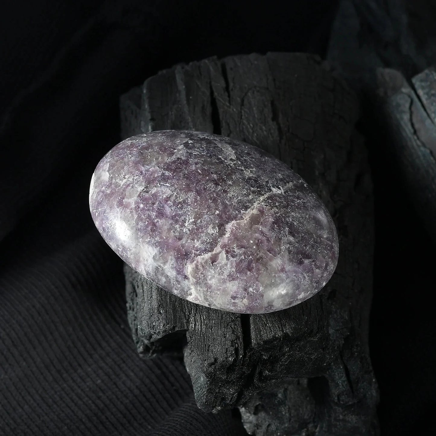 Lepidolite Galet – Your Palm-Sized Pause Button