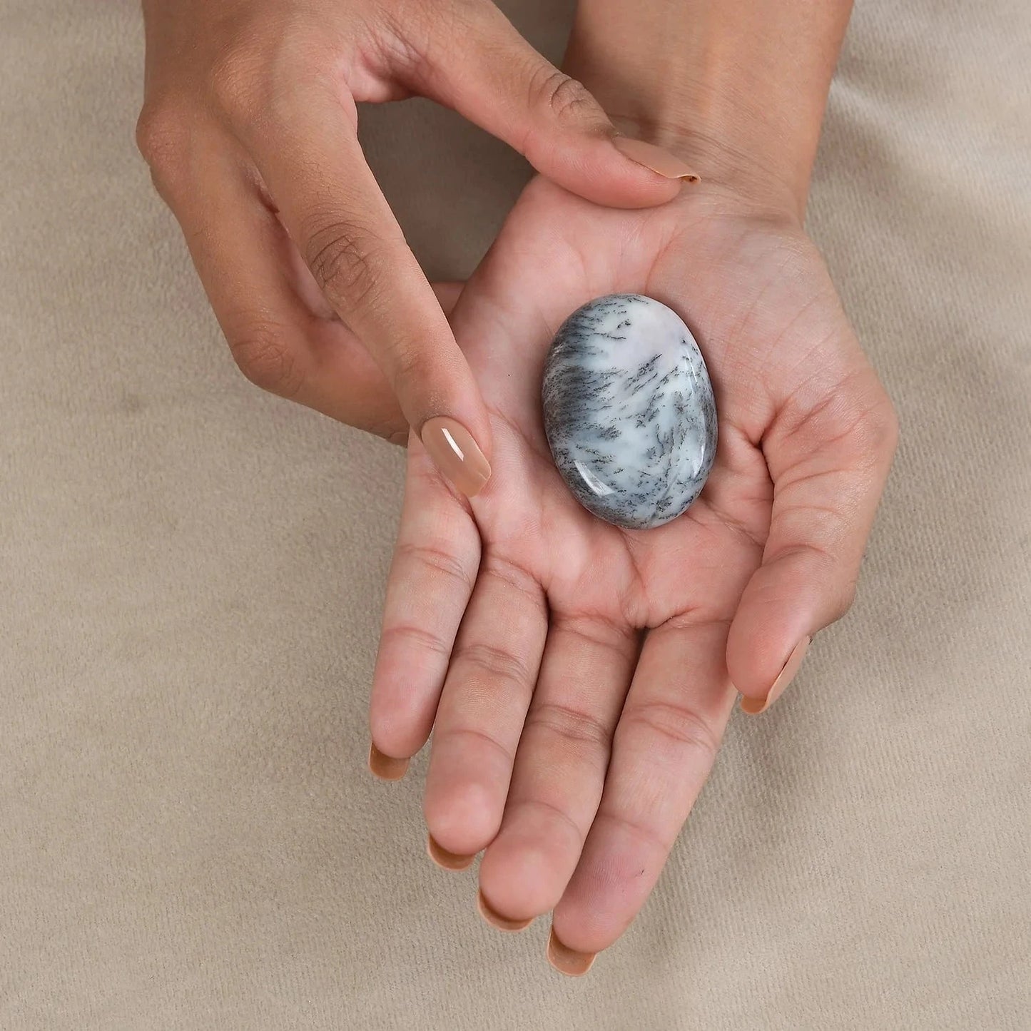 Opal Fuser Palm Stone – Stillness & Growth, All in One