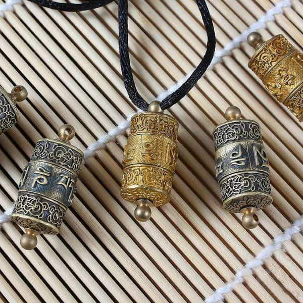 Spinning Mani Wheel Necklace