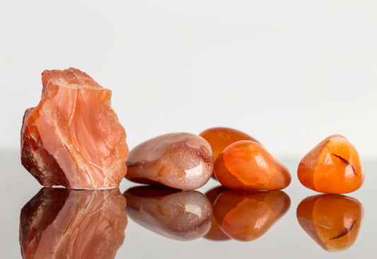 Carnelian Crystal Meanings: Properties, Benefits & Daily Uses