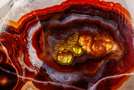 Fire Agate Meaning: Healing Properties & Daily Uses