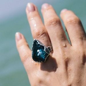 Connect to Your September Birthstone: Sapphire’s Properties & More