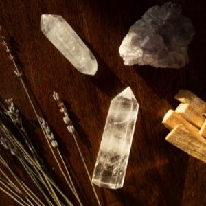 Crystal Zodiac Guide: 12 Zodiac Signs and Their Crystal