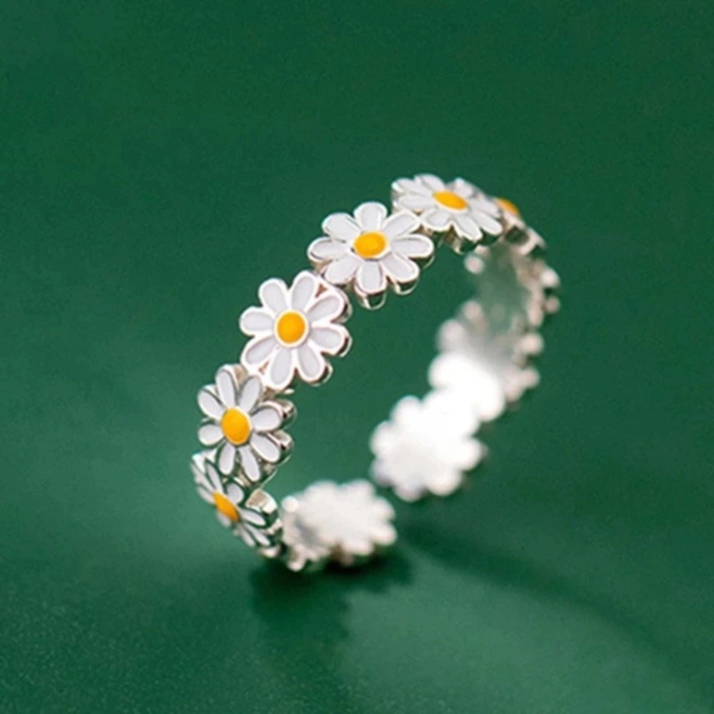 Vintage Daisy Flower Ring