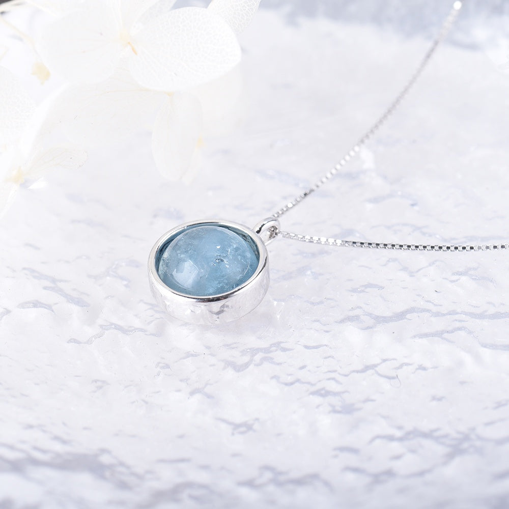 Classy Aquamarine Stone Pendant