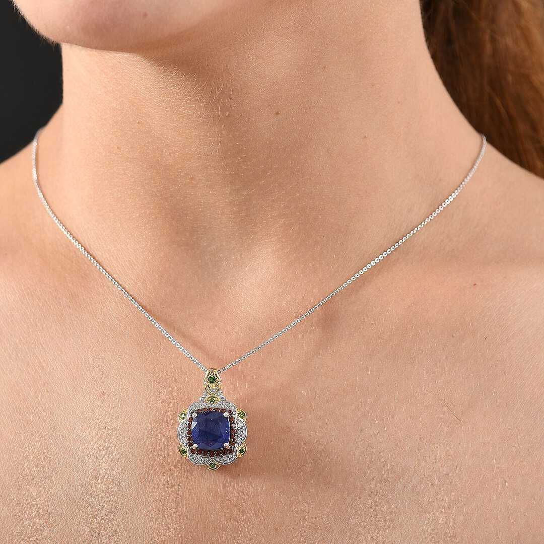 Regal Bloom Pendant Necklace