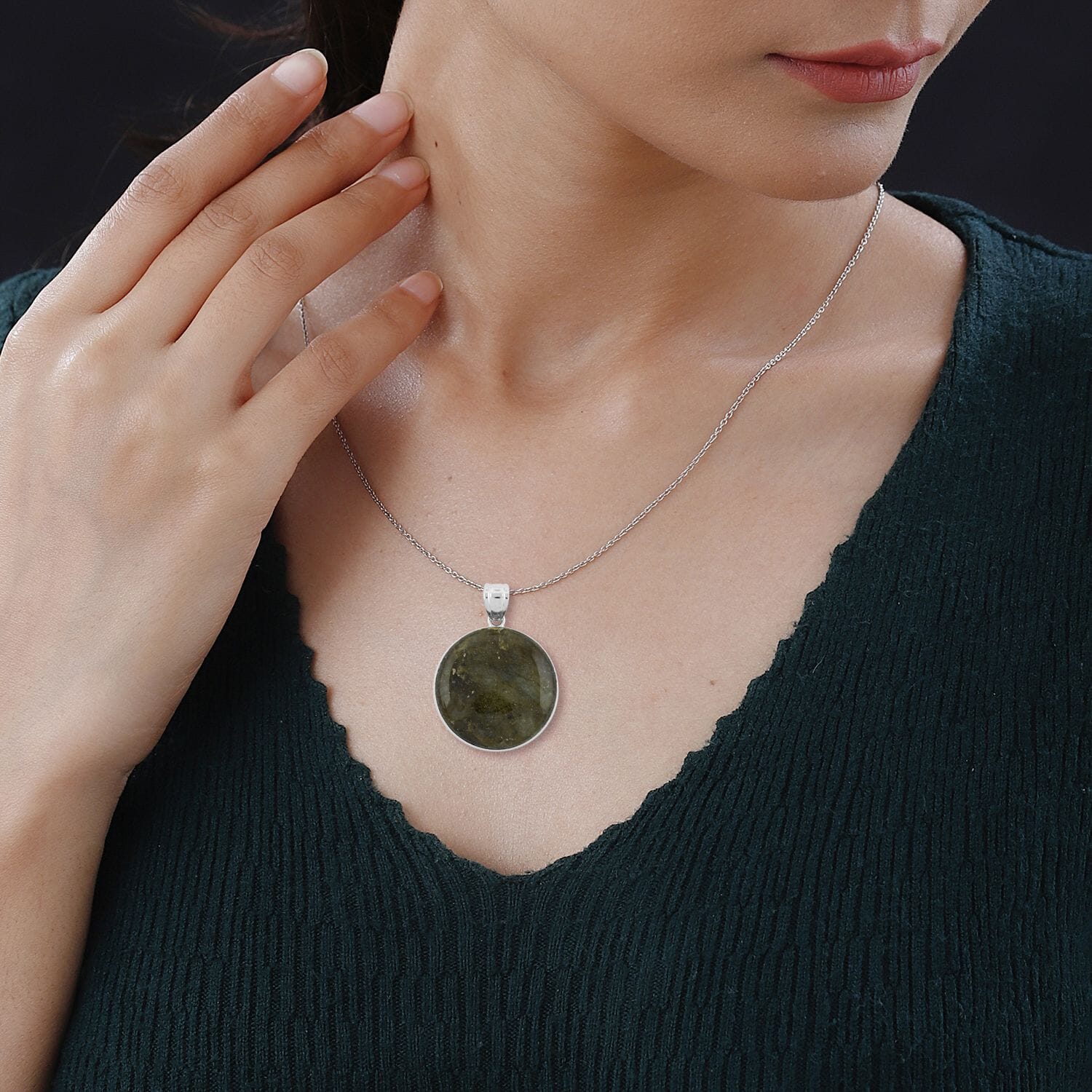 Round Labradorite Necklace – A Talisman for Transformation