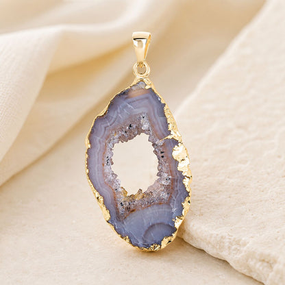 Geode Slice Pendant – Nature's Hidden Sparkle