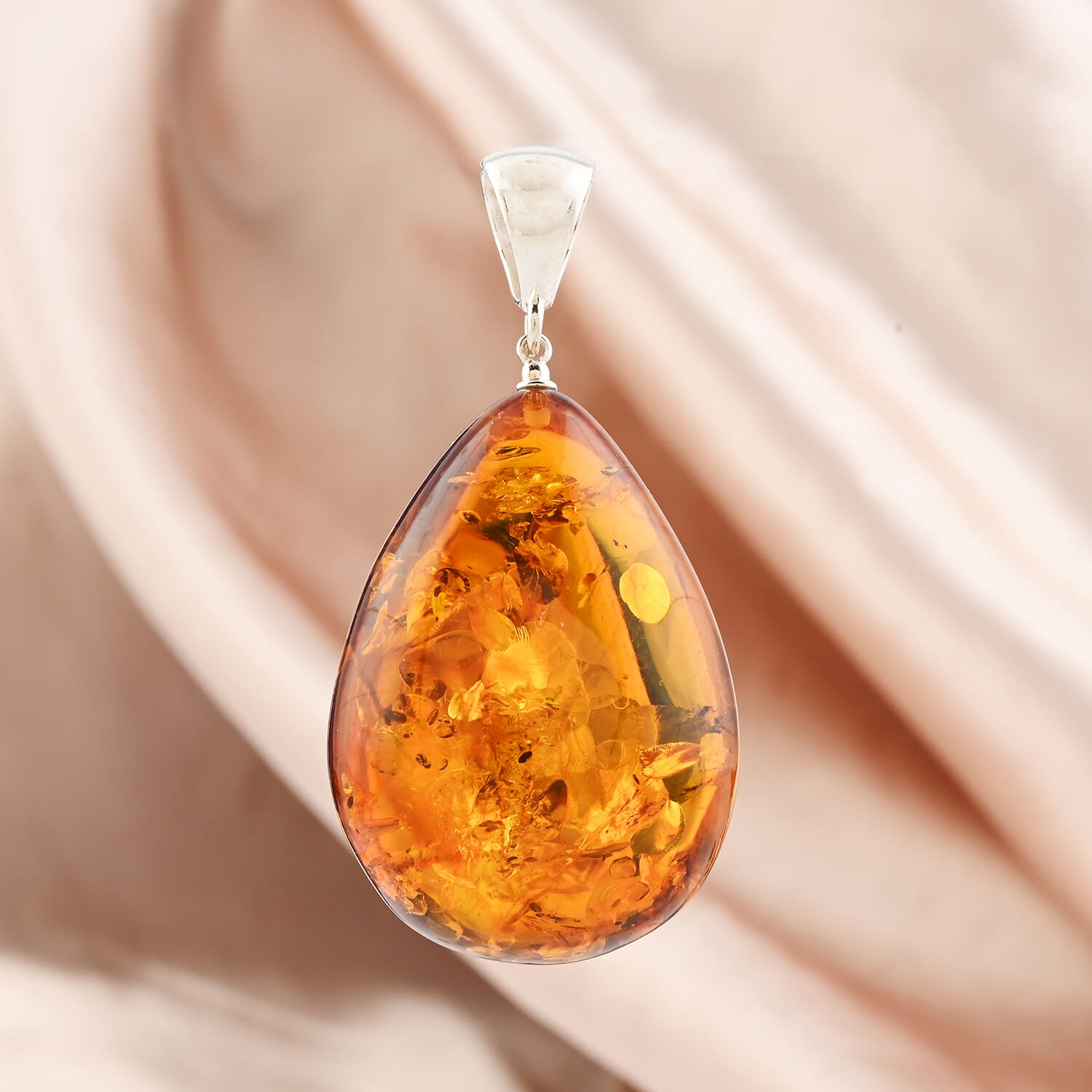 Baltic Amber Pendant – A Stone for Positivity & Renewal