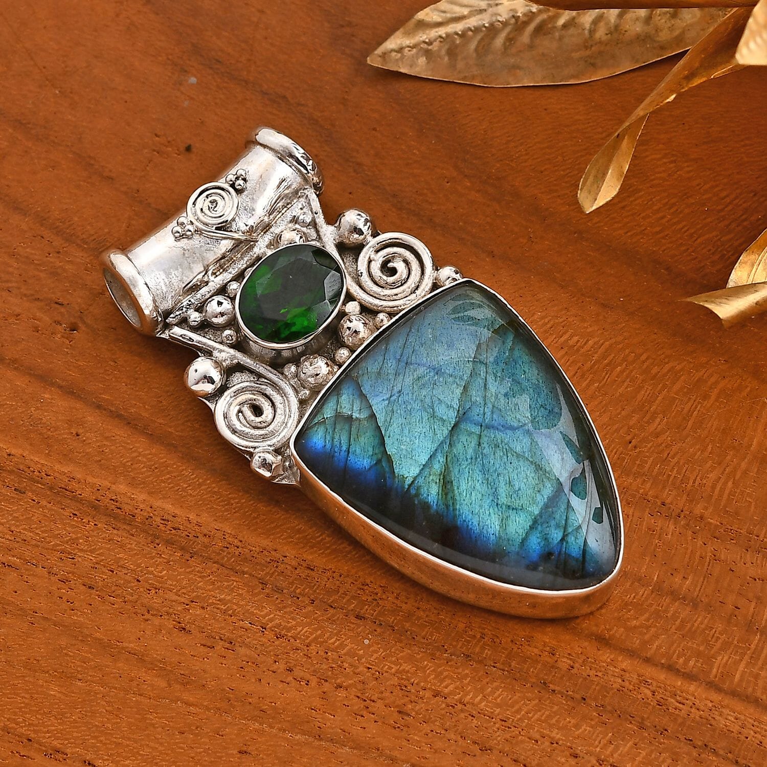 Labradorite & Diopside Pendant – For Inner Strength & Resilience