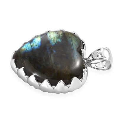 Labradorite Heart Pendant – Move Forward Confidently