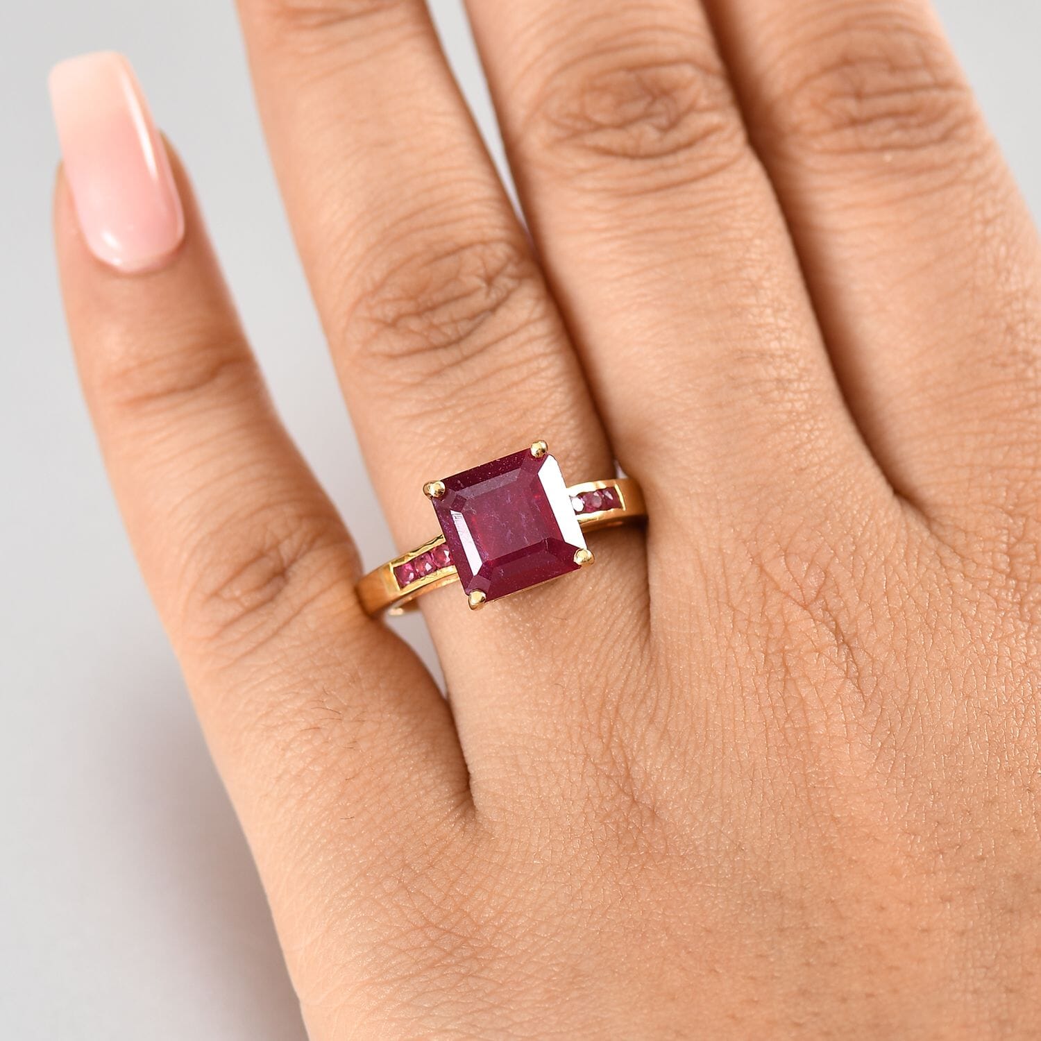 Niassa Ruby Art Deco Ring – Elegance in 18K Vermeil Gold