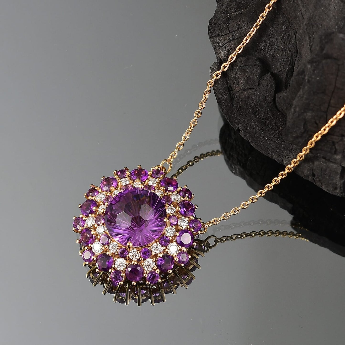 Amethyst Starburst Necklace – Moissanite Sparkle in 18K Vermeil Gold