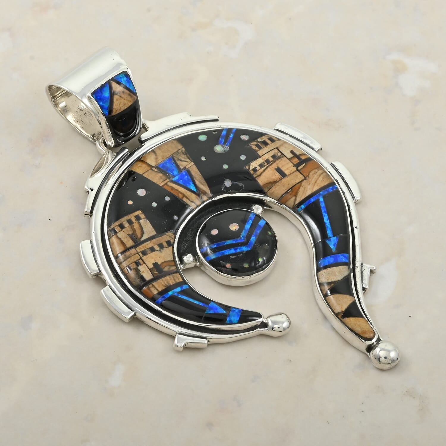 Santa Fe Style Pueblo Pendant – A Southwestern Touch of Natural Beauty
