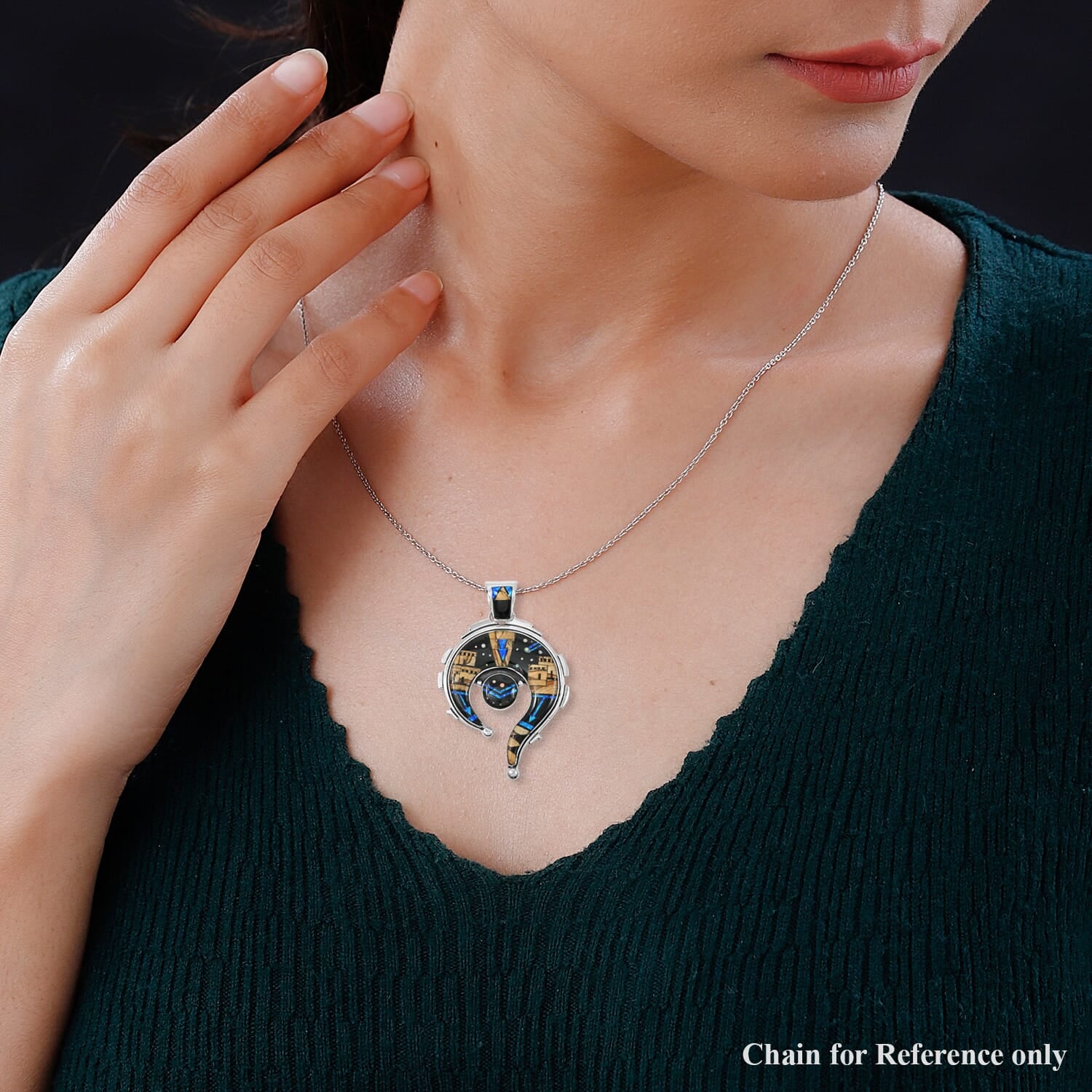 Santa Fe Style Pueblo Pendant – A Southwestern Touch of Natural Beauty