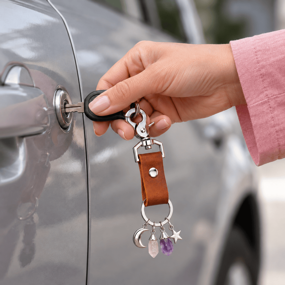 Attachable Leather Keychain – Snap Hook for Bags & Belts