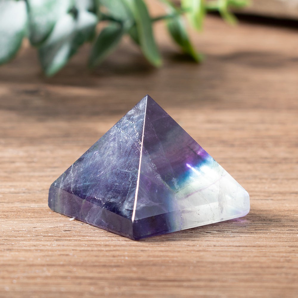 Pyramid store Set with Fluorite