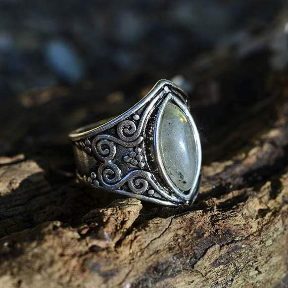 Awakening Labradorite Ring – MindfulSouls