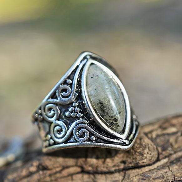 Awakening Labradorite Ring – MindfulSouls