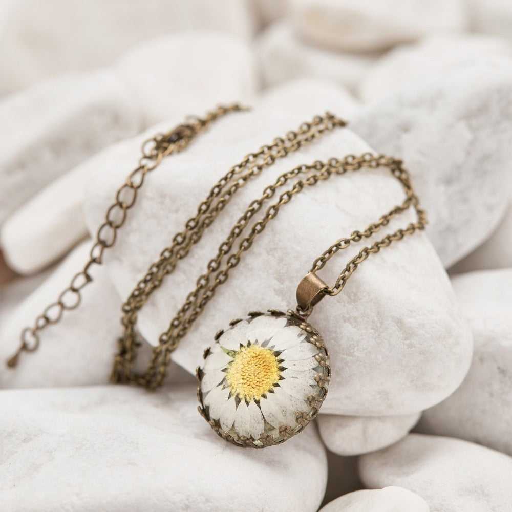 Botanical Dreamer Daisy Necklace