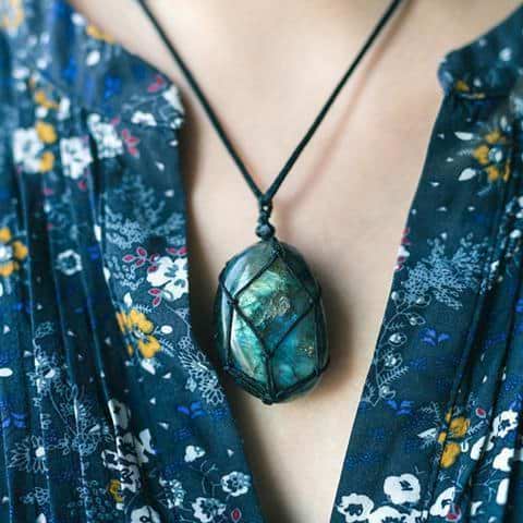 Dragon heart labradorite deals necklace