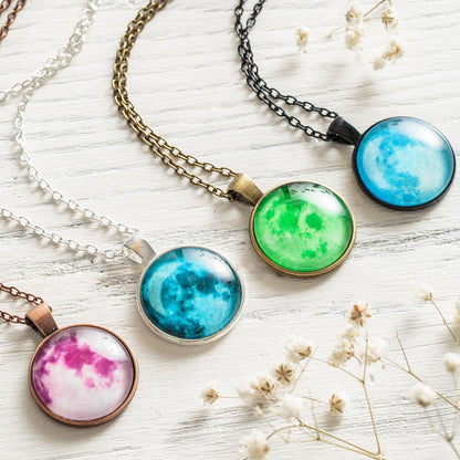 Glowing Moon Necklace – MindfulSouls - Main Image