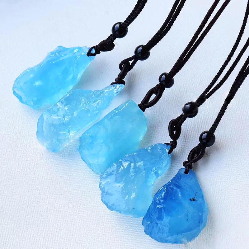 Delicate aquamarine crystal necklace | Dainty aquamarine gemstone jewe